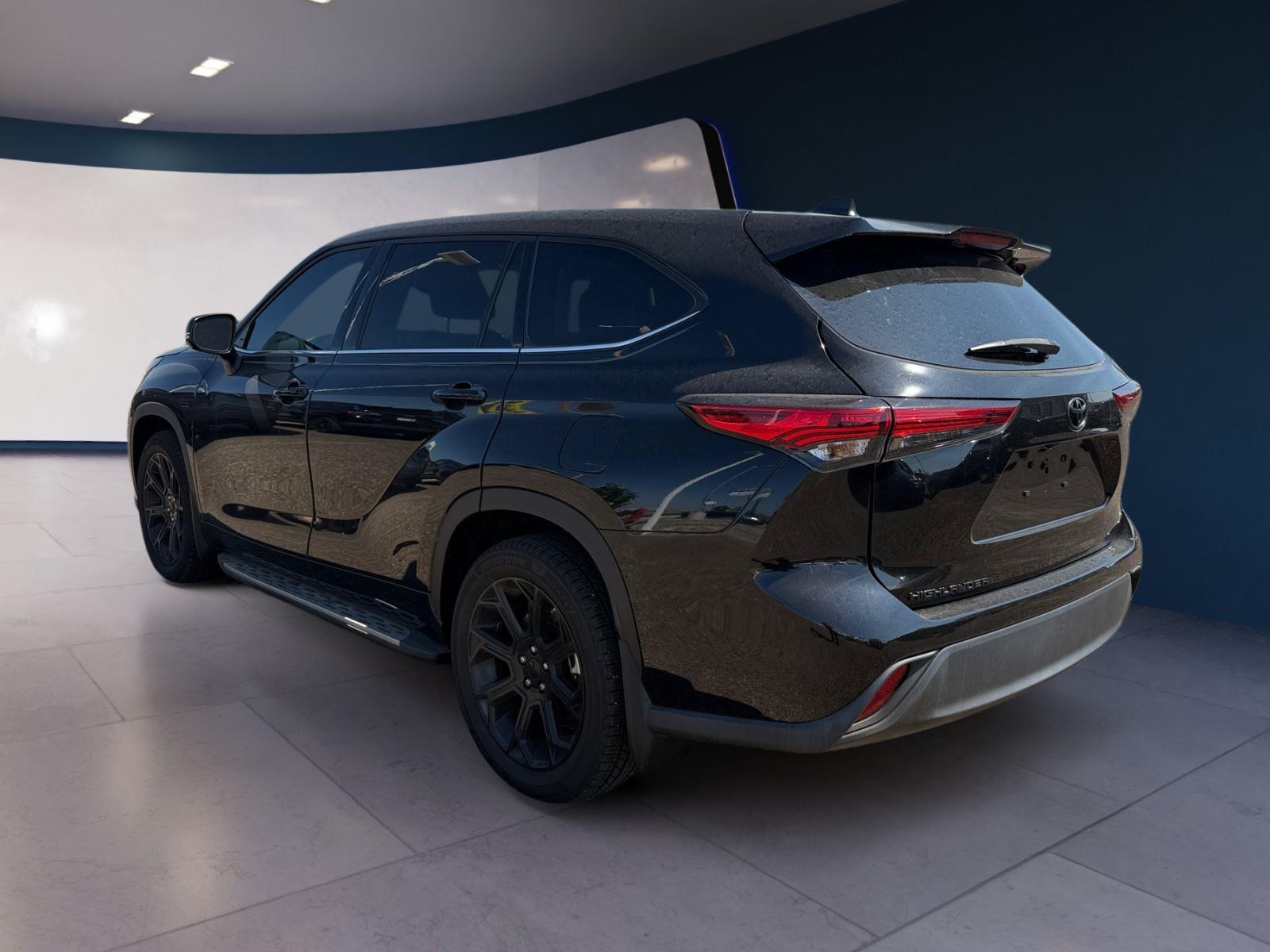 2022 Toyota Highlander L photo 3