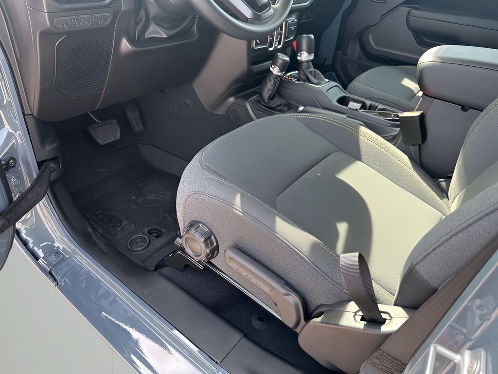 2025 Jeep Wrangler Sport photo 24
