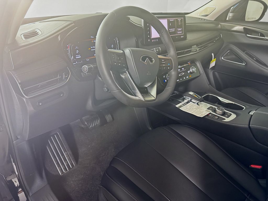 2026 Infiniti QX60 Luxe photo 9
