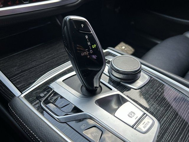 2020 Bmw 745e xDrive Sedan photo 16