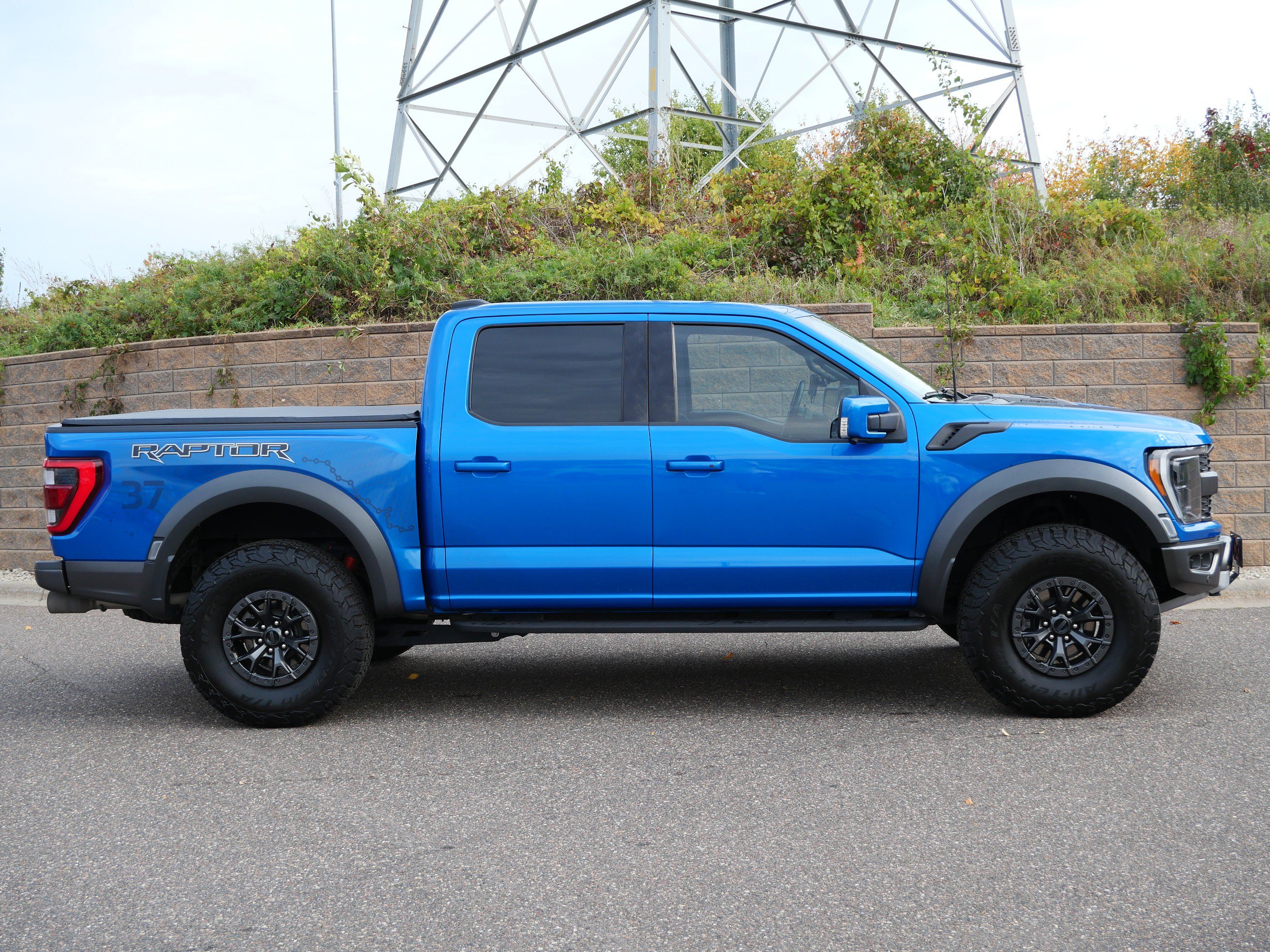 Used 2021 Ford F-150 Raptor with VIN 1FTFW1RG7MFC32595 for sale in Eden Prairie, Minnesota
