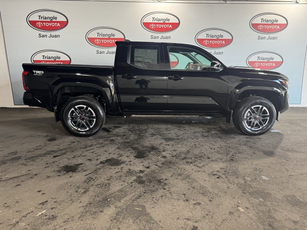 2025 Toyota Tacoma photo 4