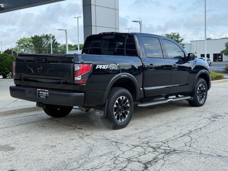 2021 Nissan Titan PRO-4X photo 3