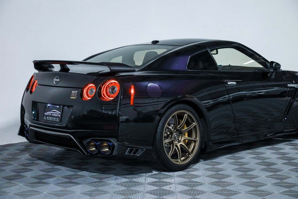 2021 Nissan GT-R Premium photo 4
