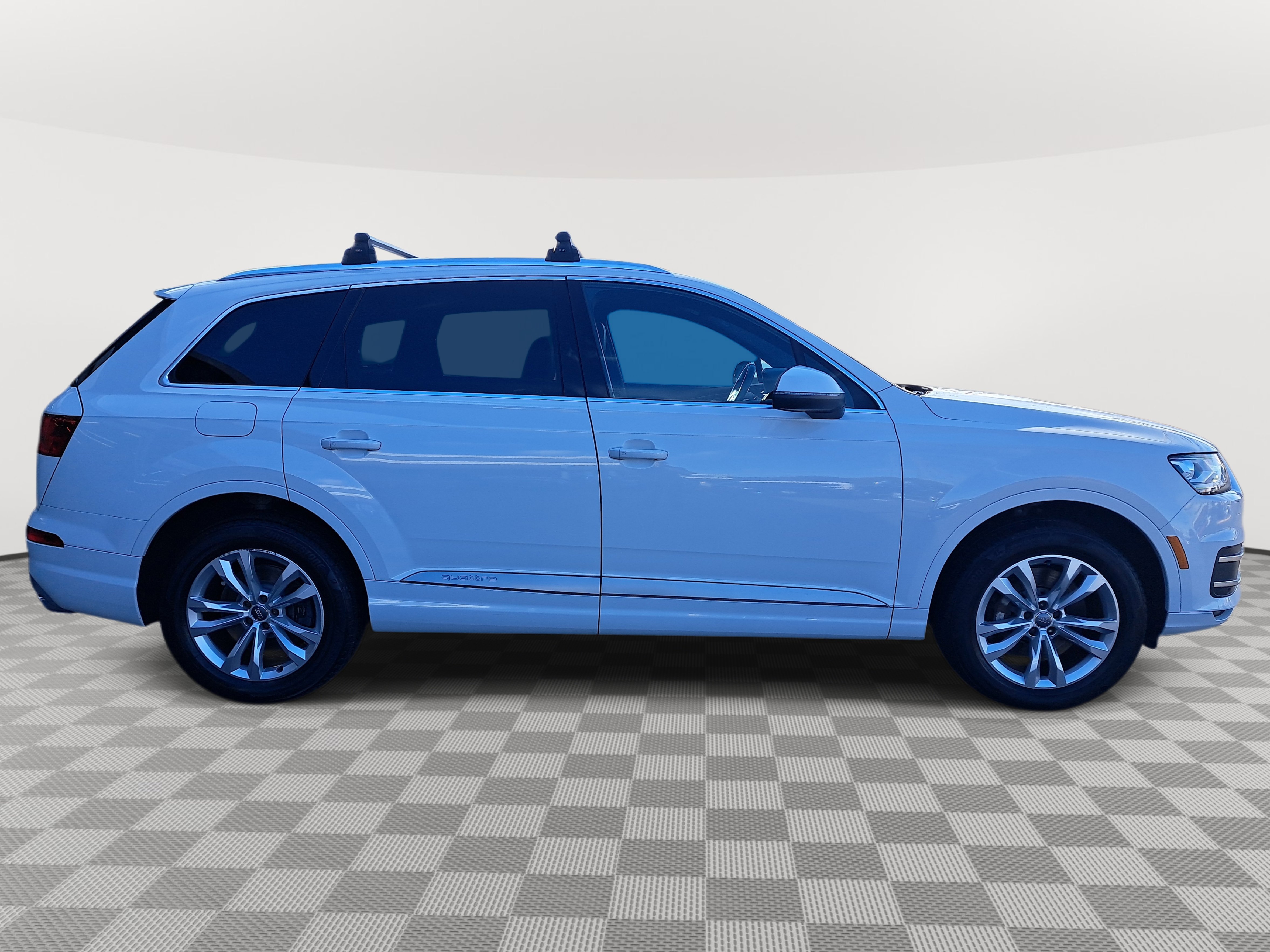 2017 Audi Q7 Premium photo 2