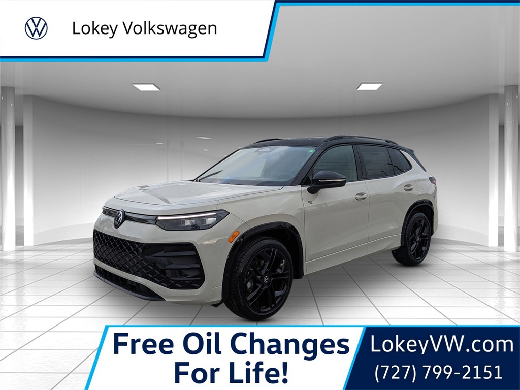 2026 Volkswagen Tiguan SE R-LINE BLACK's photo