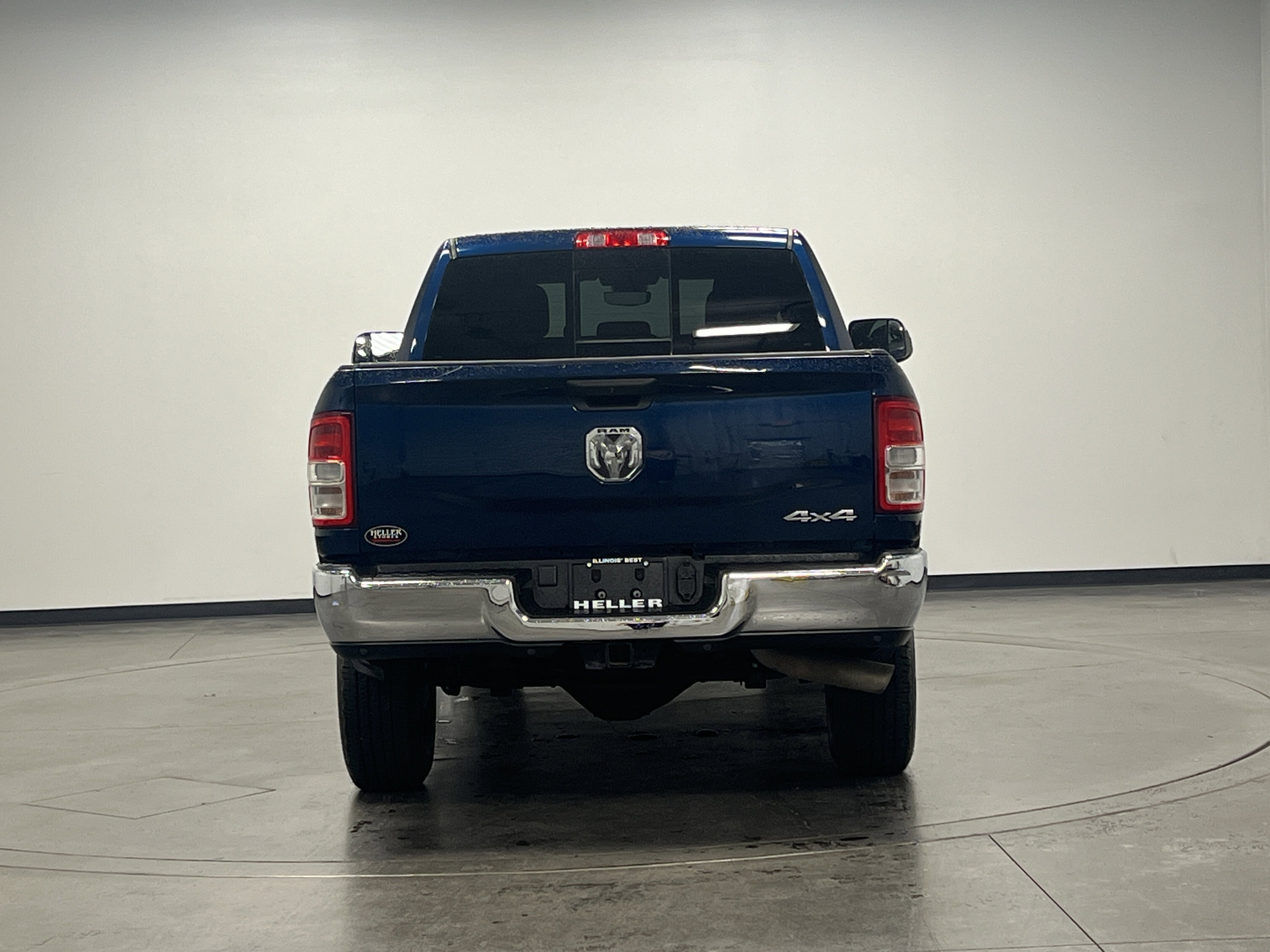 2022 Ram 2500 Tradesman photo 2