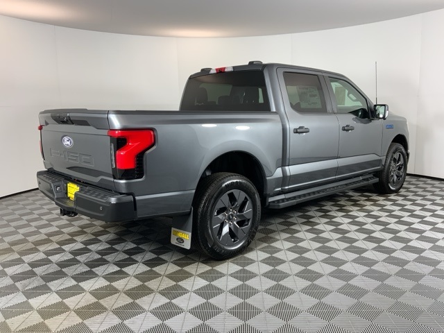 2025 Ford F-150 Lightning photo 4