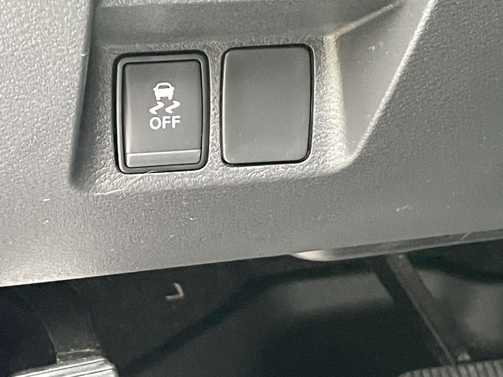 2024 Nissan Frontier PRO-X photo 17