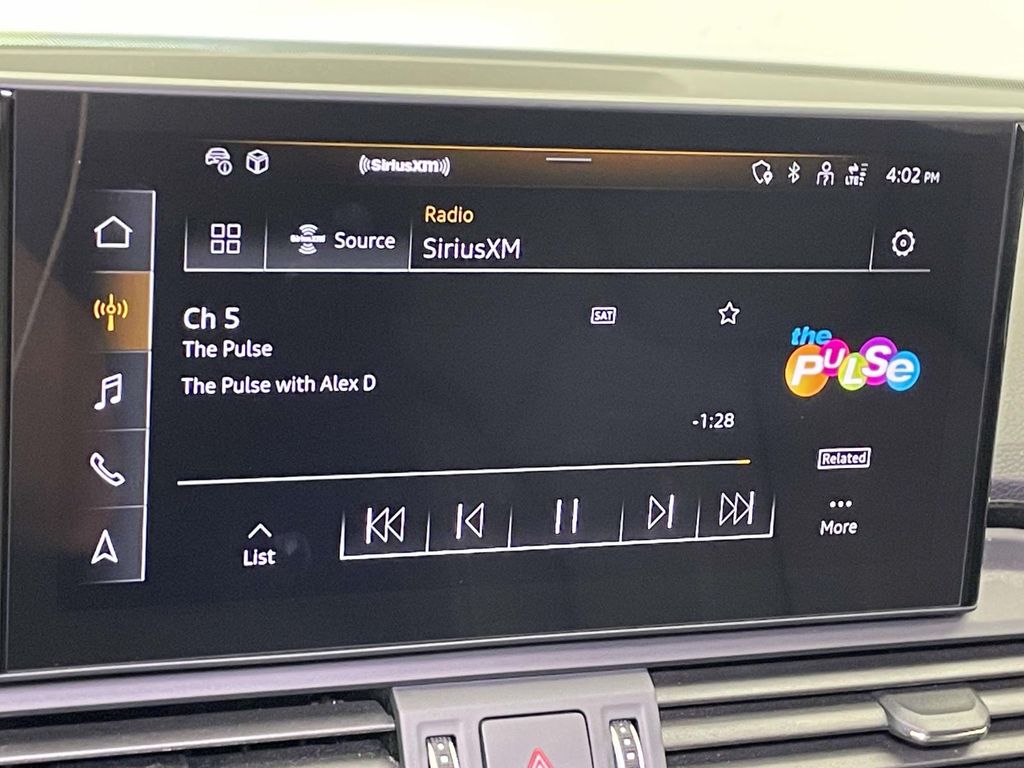 2023 Audi SQ5 Prestige photo 28