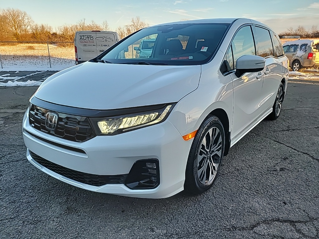 2026 Honda Odyssey Elite photo 2