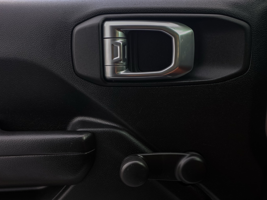 Used 2021 White Jeep Unlimited Sport image 21