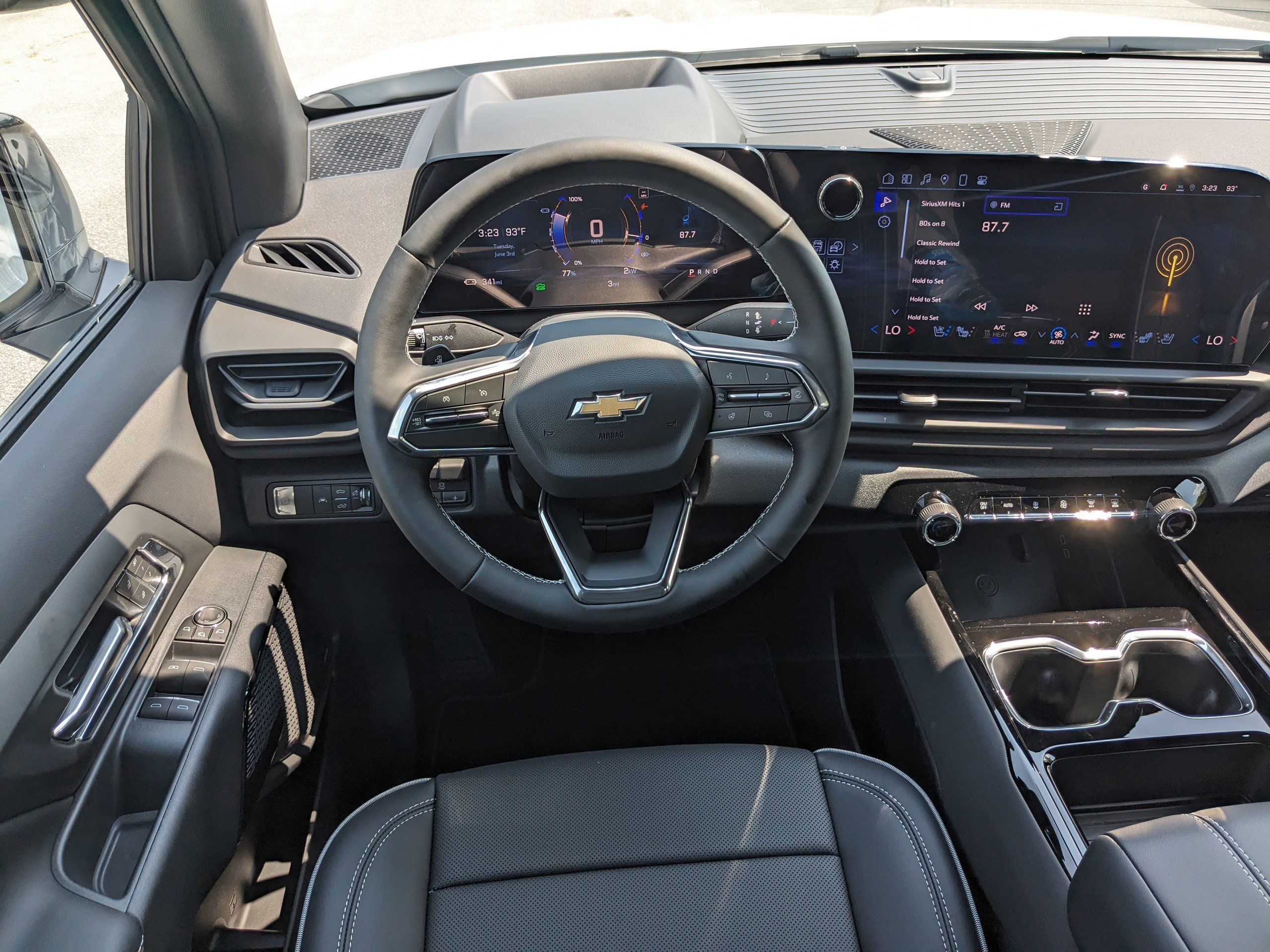 2025 Chevrolet Silverado EV LT photo 15