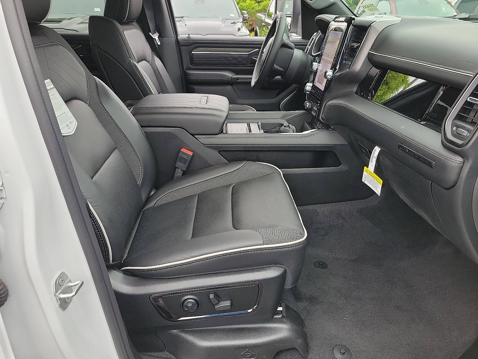 2025 Ram 1500 Limited photo 14