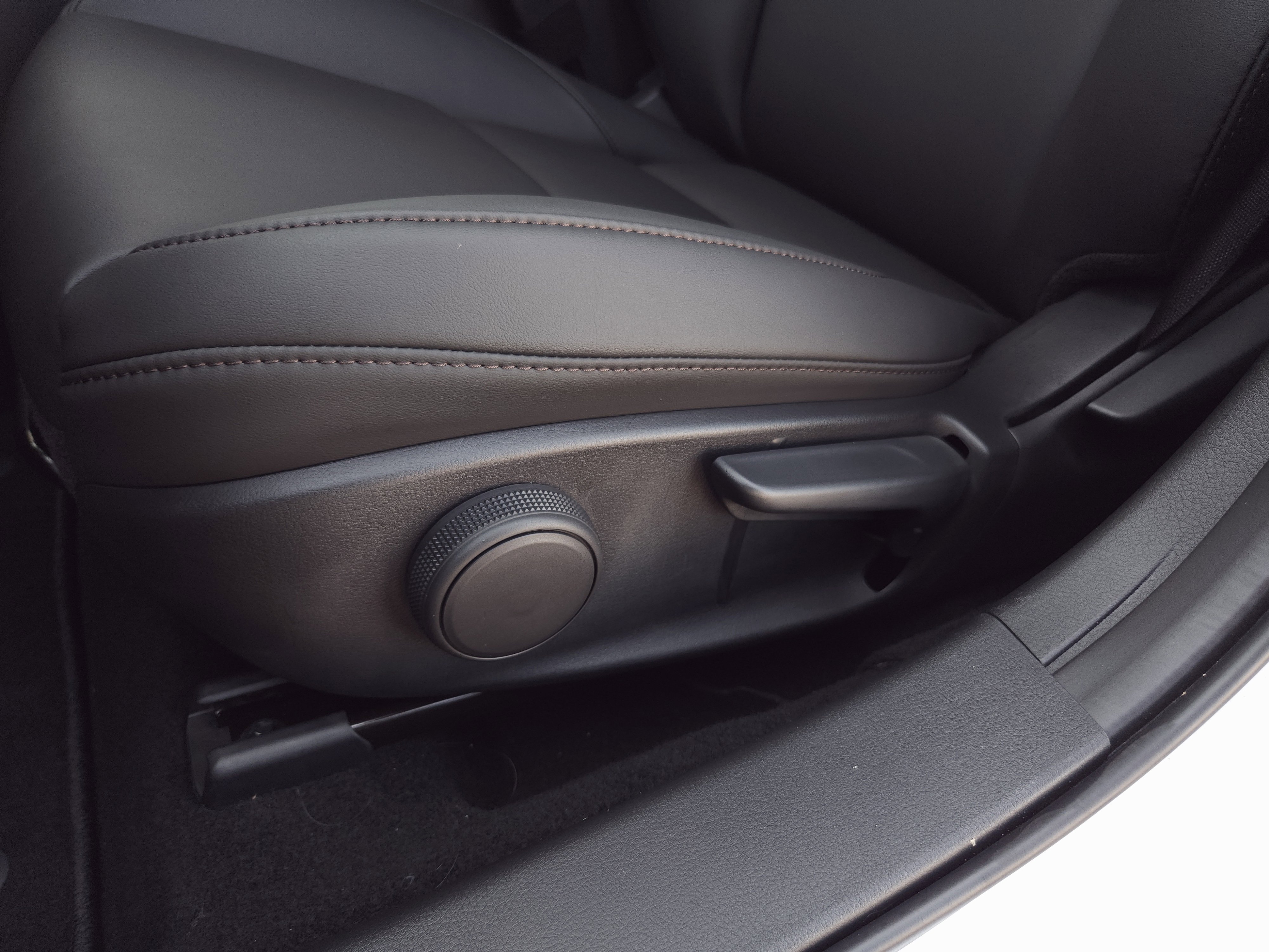 2025 Mazda Mazda3 Sedan 2.5 Select Sport photo 3