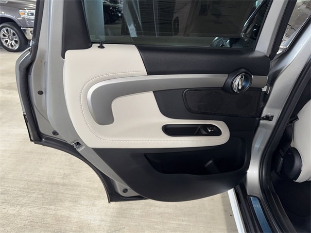 2024 Mini Cooper Signature photo 12