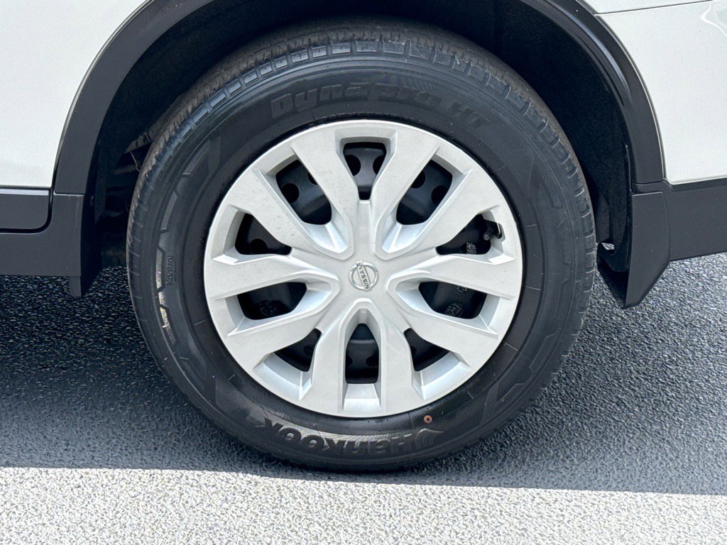 2019 Nissan Rogue S photo 3