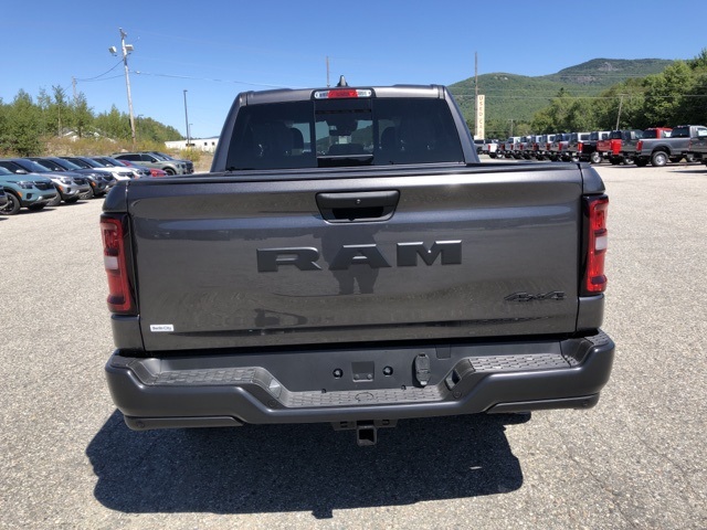 2025 Ram 1500 Tradesman photo 4