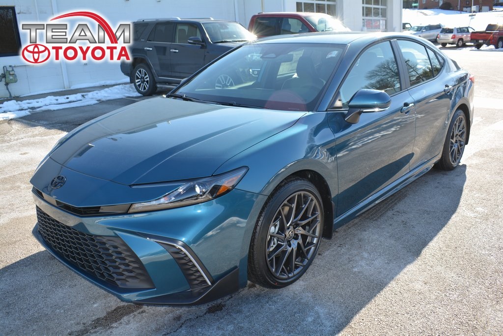 2026 Toyota Camry SE's photo