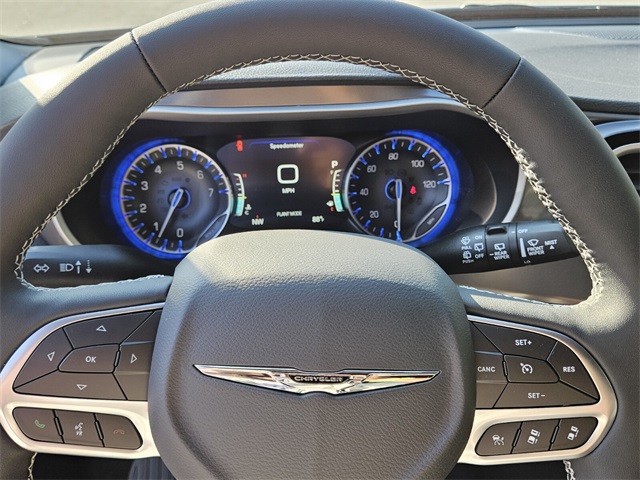 2026 Chrysler Pacifica photo 23