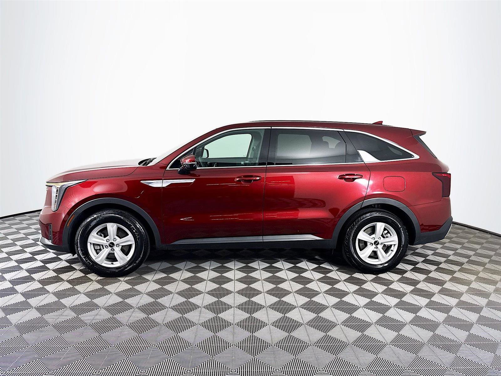2024 Kia Sorento LX photo 4