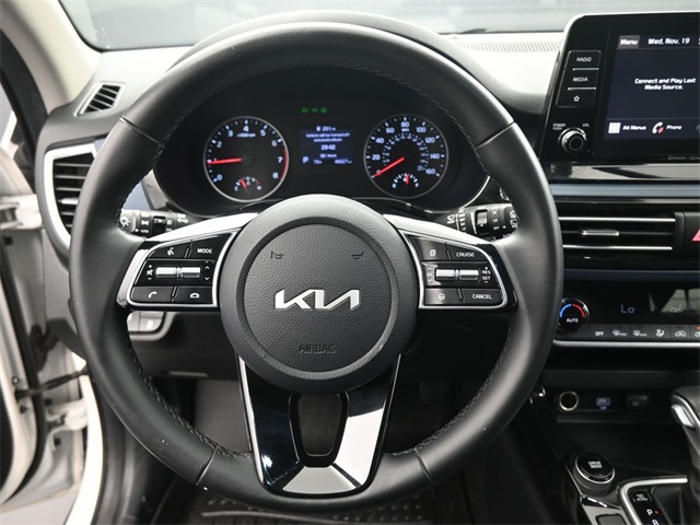 2023 Kia Seltos S photo 3