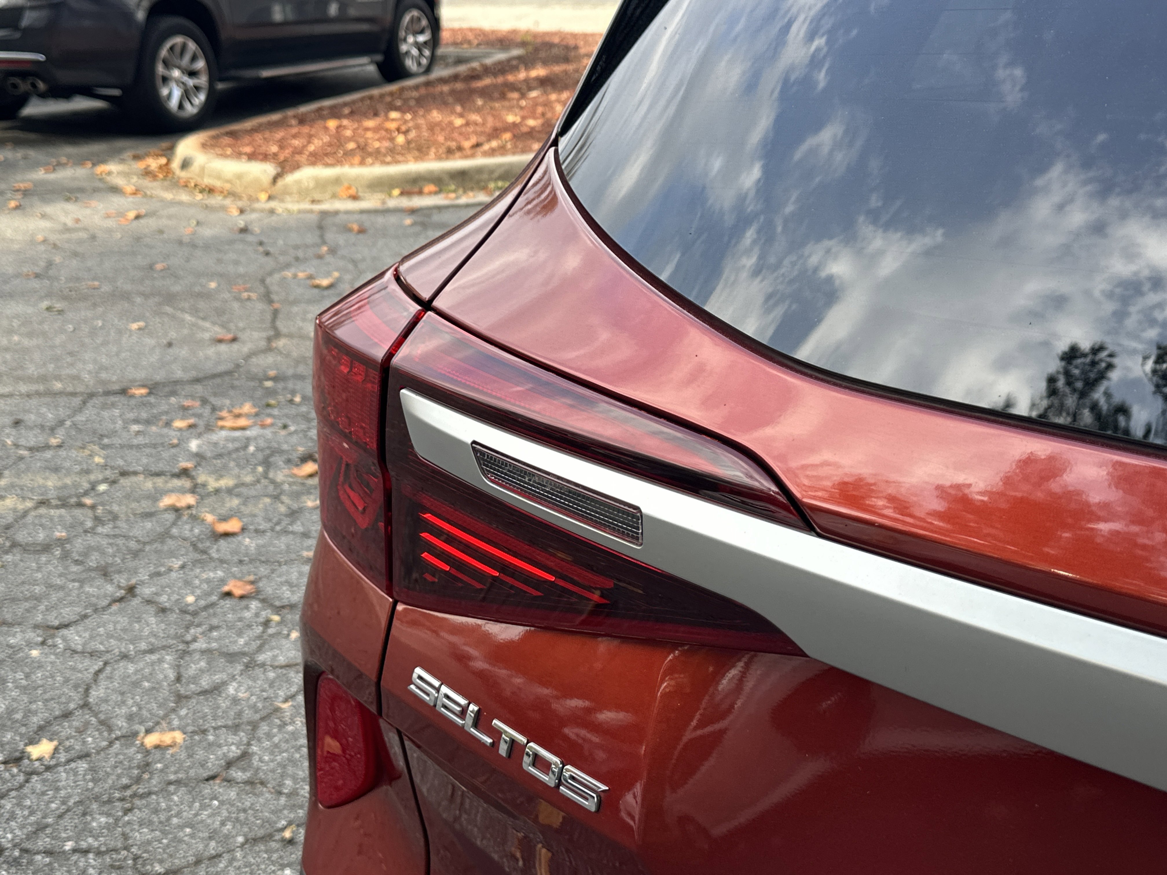 2021 Kia Seltos S photo 2