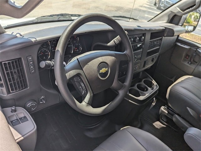 2025 Chevrolet Express Cargo 2500 photo 8