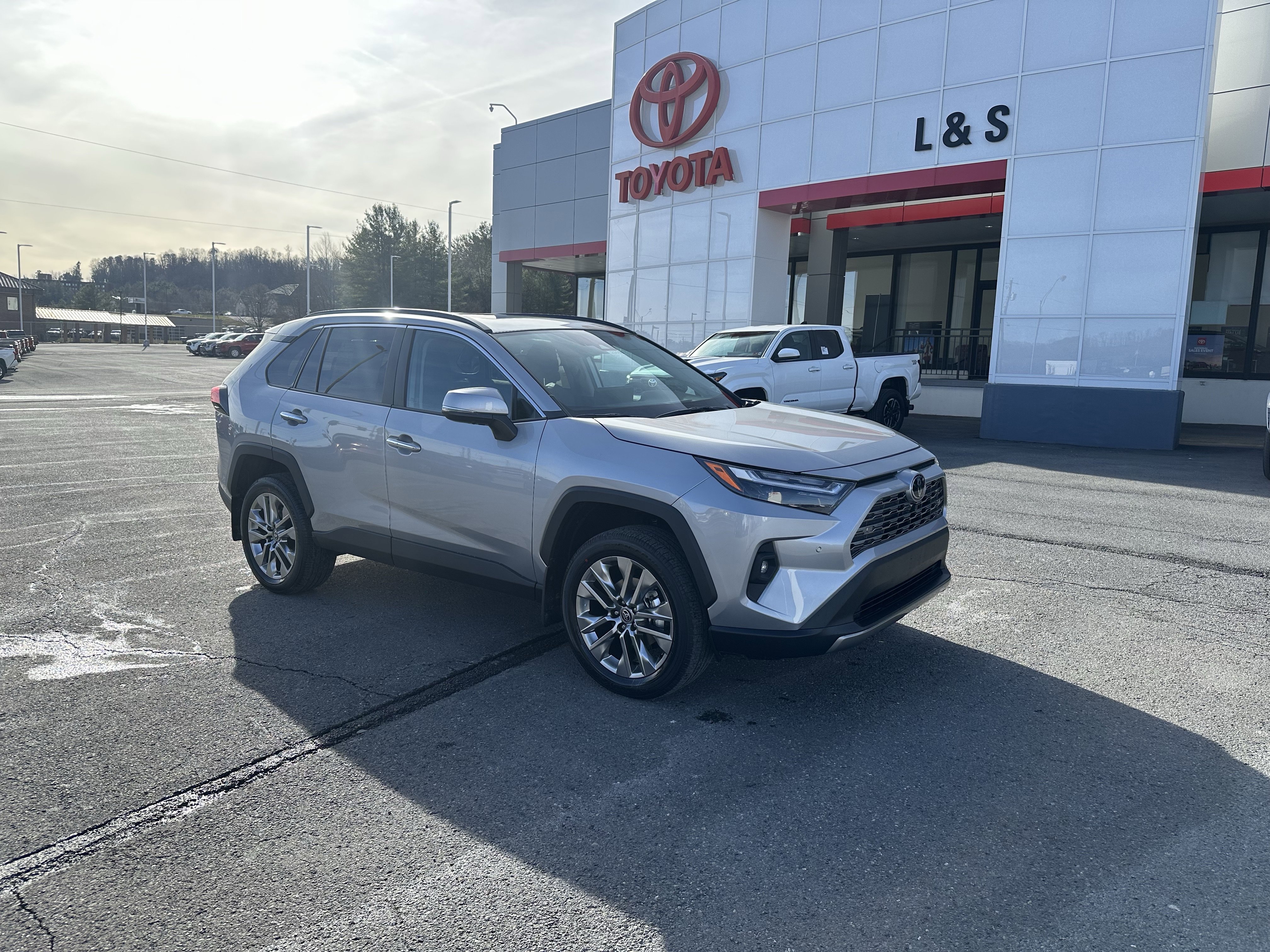 2025 Toyota RAV4 Limited's photo