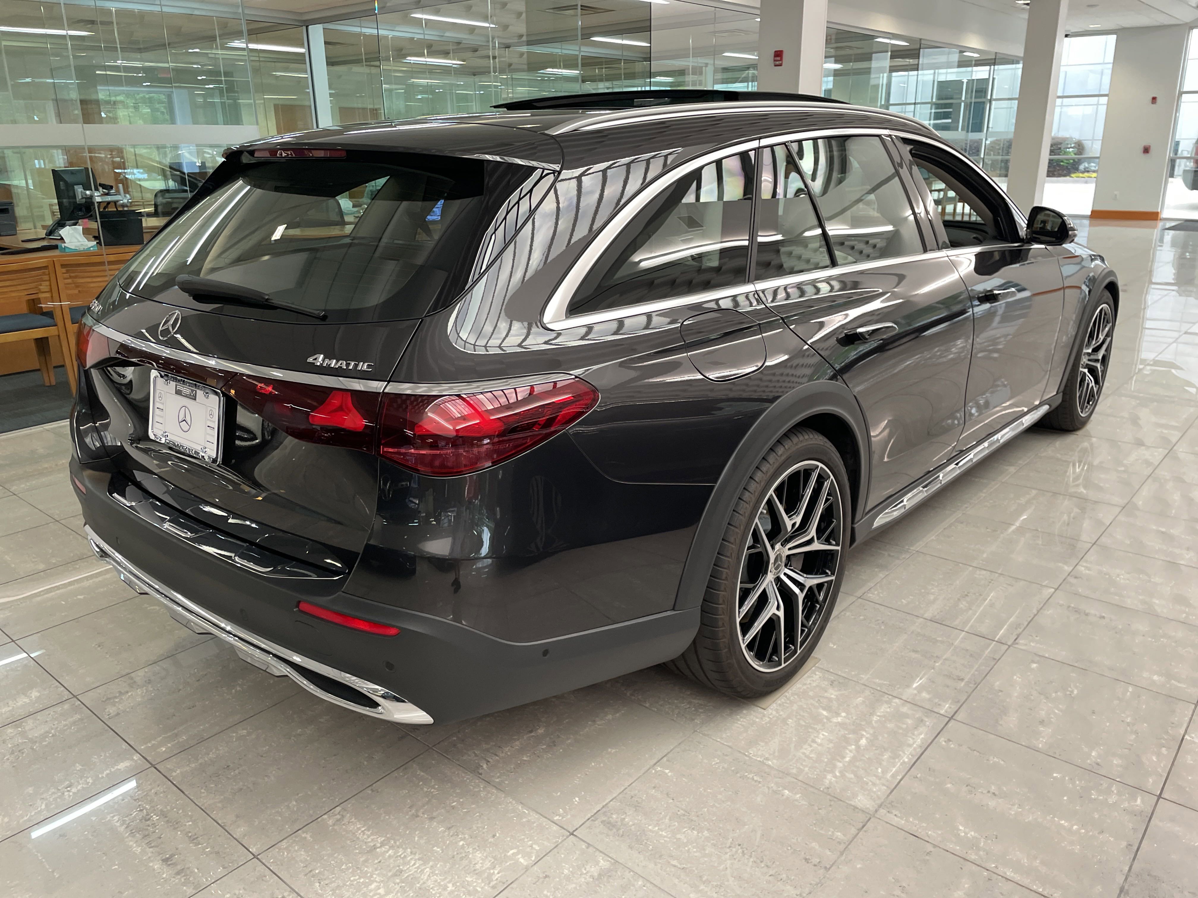 2025 Mercedes Benz E 450 4MATIC All-Terrain Wagon photo 4