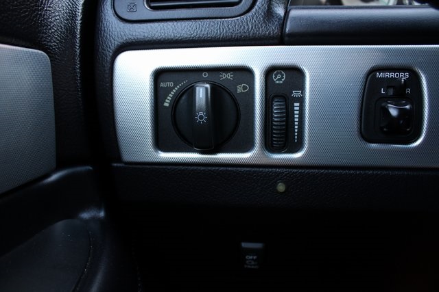 2005 Ford Thunderbird Base photo 14