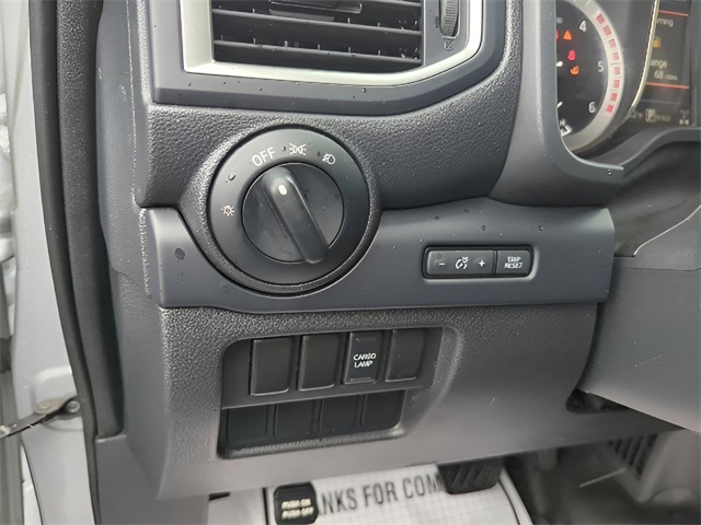 2019 Nissan Titan S Crew Cab photo 10