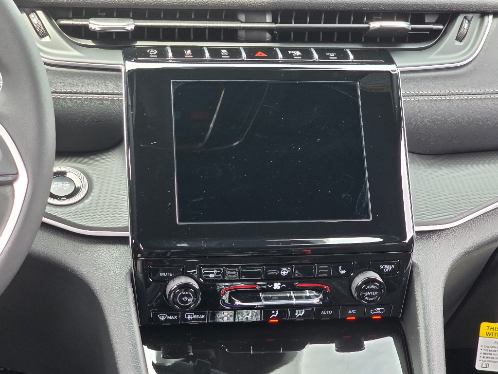 2025 Jeep Grand Cherokee Altitude X photo 3