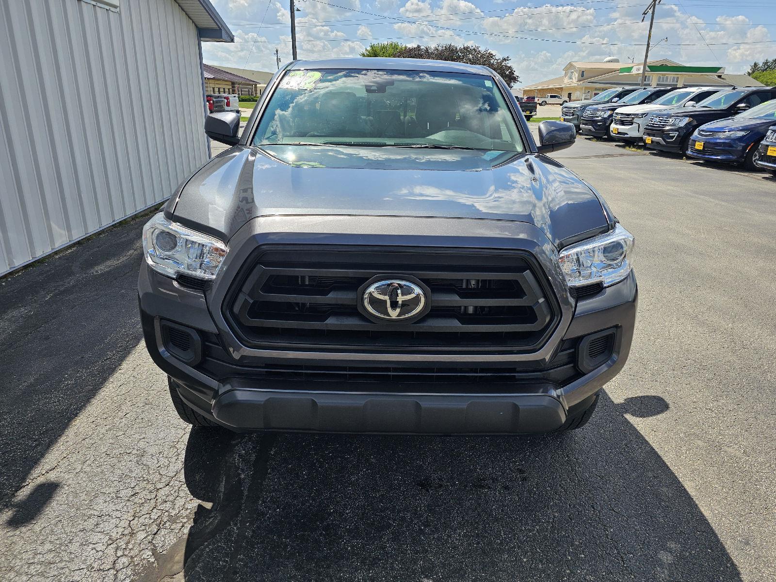 2022 Toyota Tacoma SR photo 3