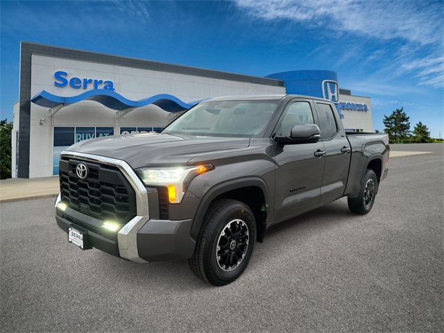 2022 Toyota Tundra SR5's photo