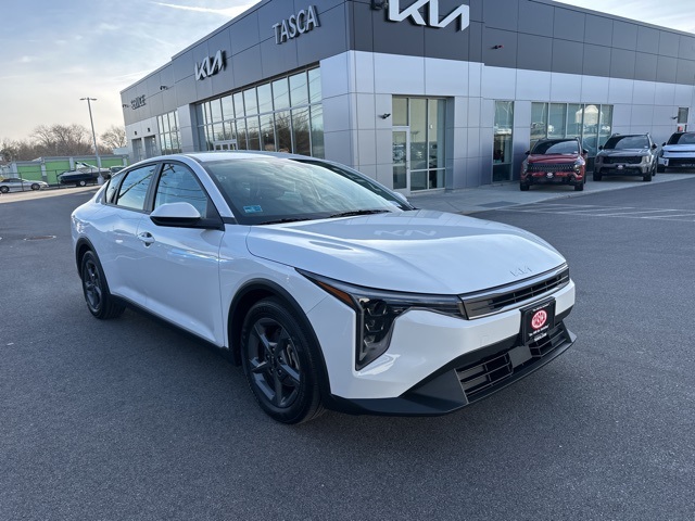 2025 Kia K4 LXS's photo