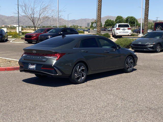 2025 Hyundai Elantra Limited photo 3