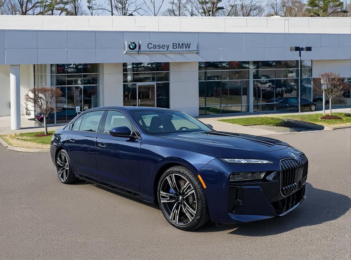 2026 BMW i7 50's photo