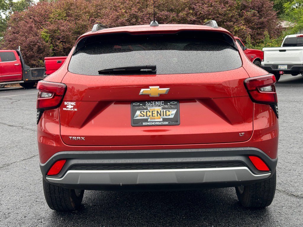 2024 Chevrolet Trax LT photo 4