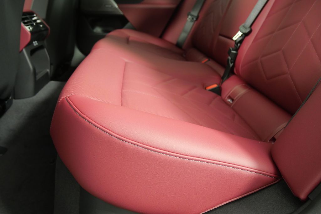 New 2025 Mineral White Metallic BMW eDrive40 image 14