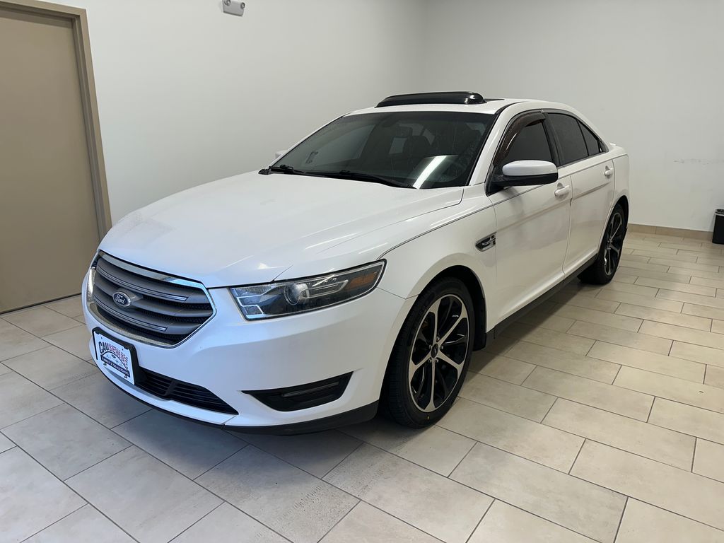 2015 Ford Taurus SEL photo 3