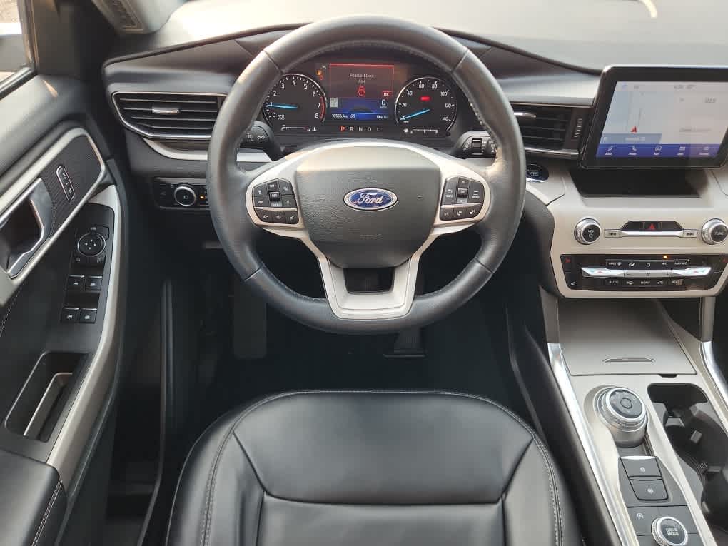 2023 Ford Explorer XLT photo 9