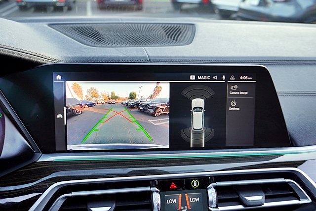 Used 2020 White BMW sDrive40i image 31