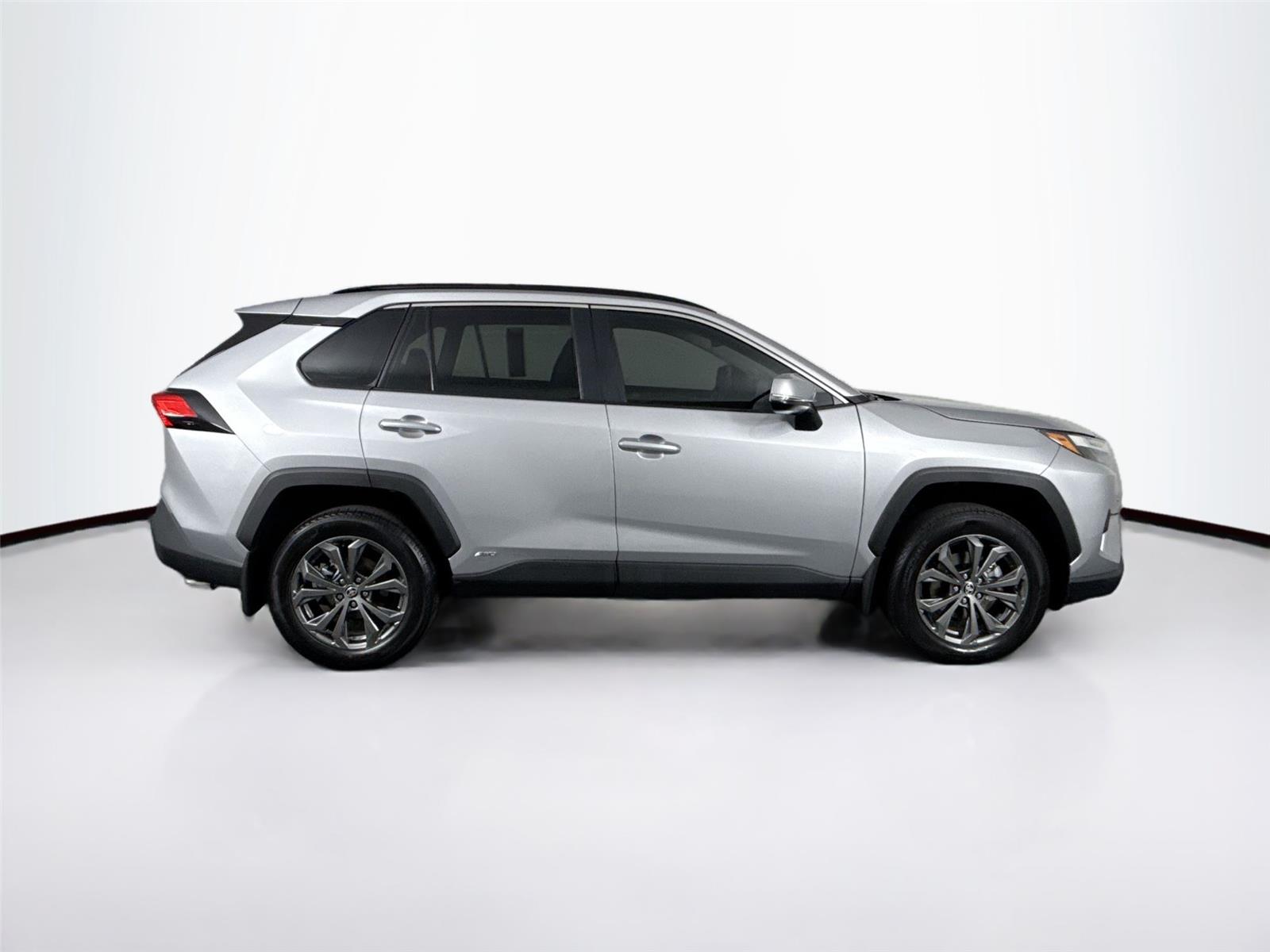 2025 Toyota RAV4 Hybrid XLE Premium photo 2