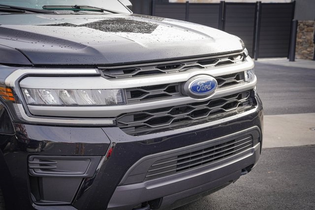 2023 Ford Expedition XLT photo 4