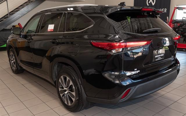 2022 Toyota Highlander XLE photo 18