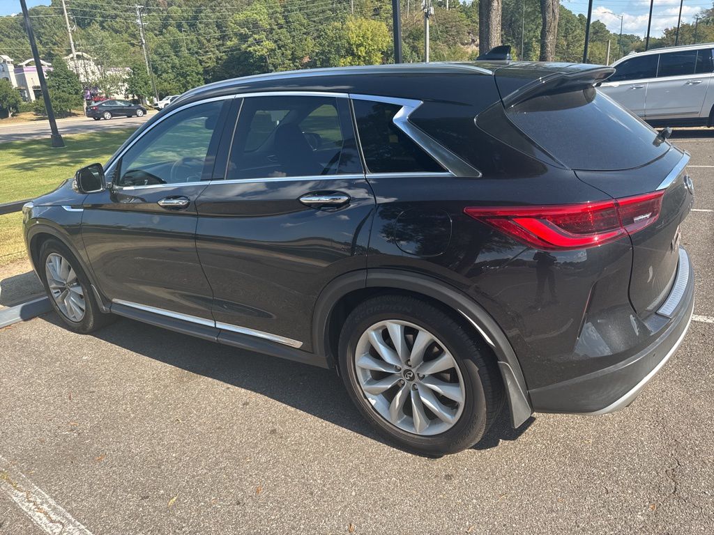 2019 Infiniti QX50 Essential photo 3