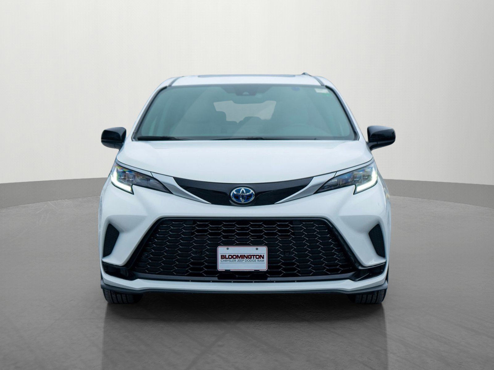 Used 2024 Toyota Sienna XSE with VIN 5TDGSKFC8RS141835 for sale in Minneapolis, Minnesota