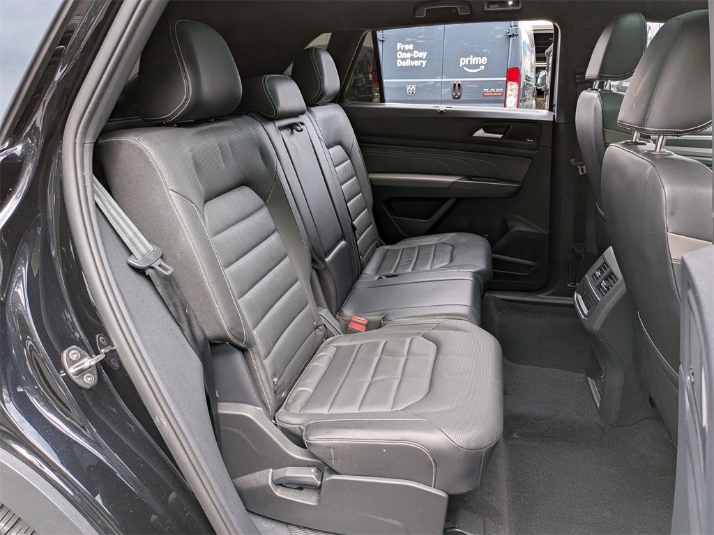 2023 Volkswagen Atlas Cross Sport V6 SEL Premium R-Line photo 24