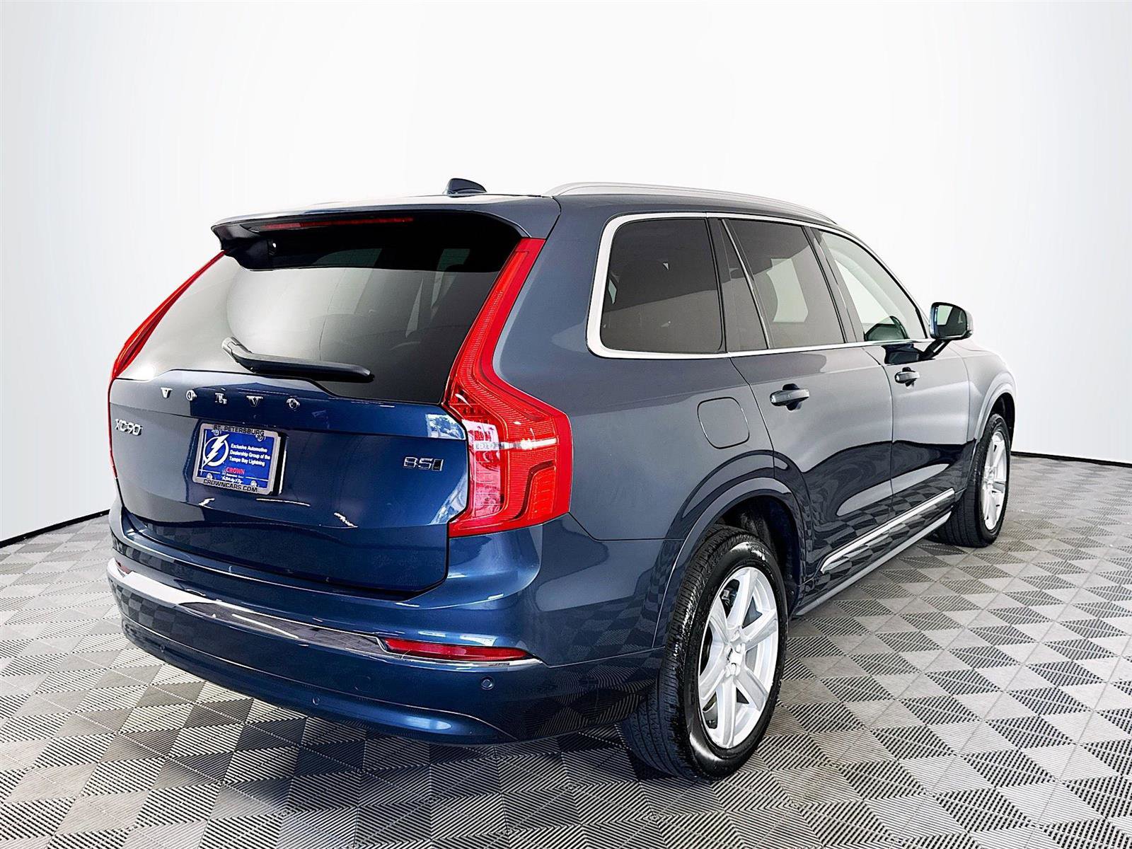 2024 Volvo XC90 B5 Core photo 2